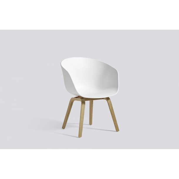 ABOUT A CHAIR / AAC 22  White Water-based Lacquered Oak